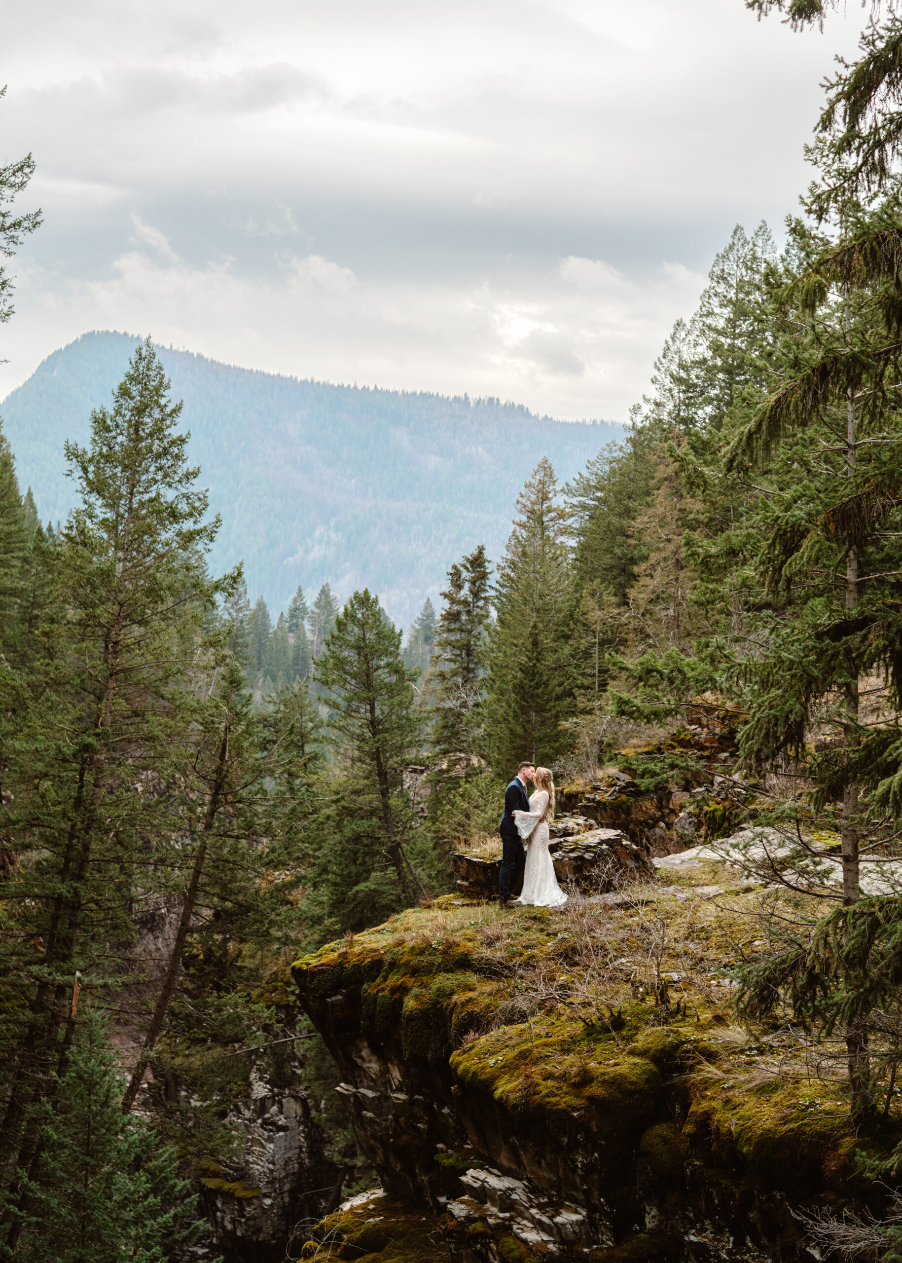 wedding photographer cranbrook invemere bc Estelle Gonord